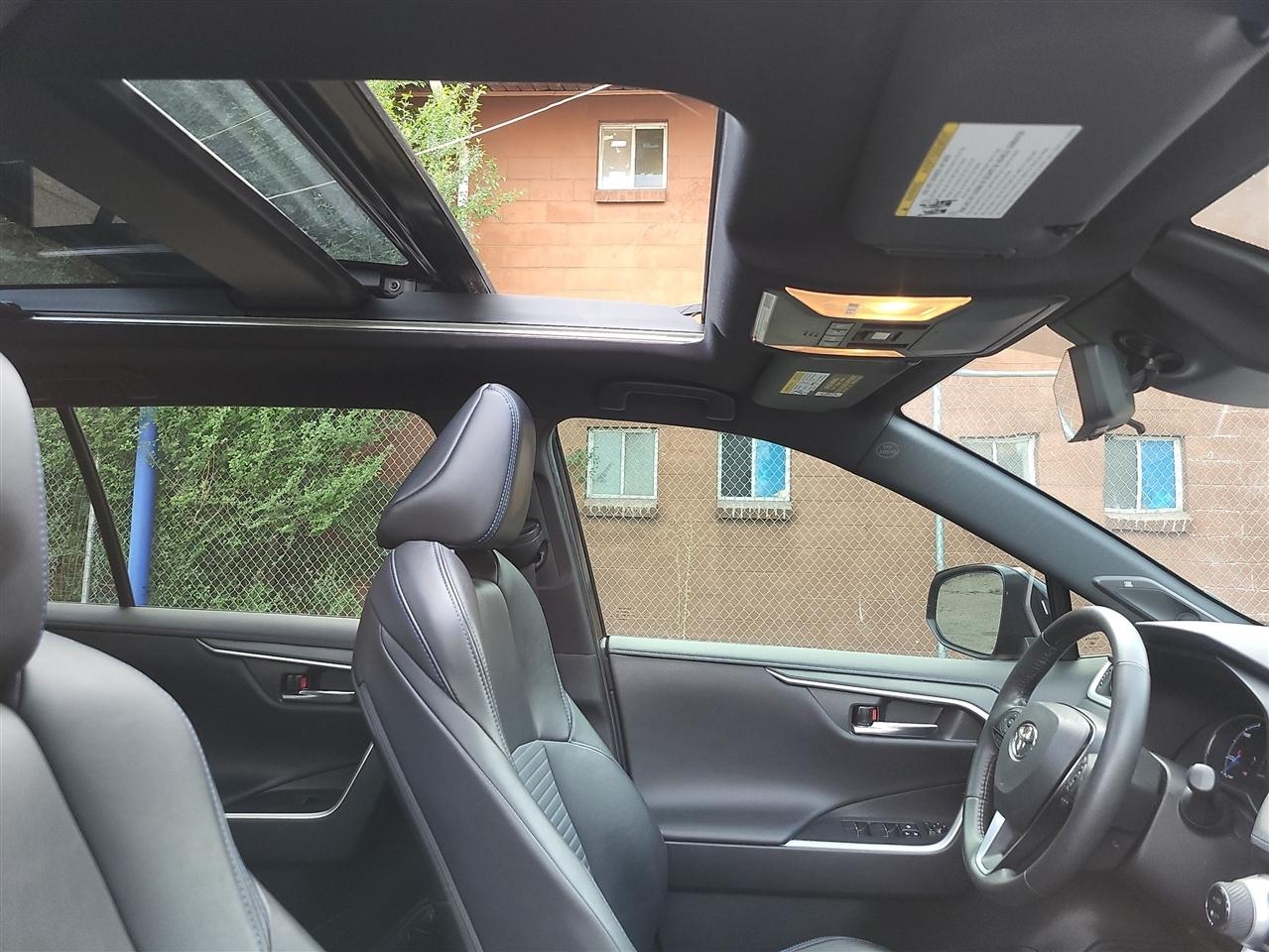 Toyota RAV4 Hybrid XSE AWD 2021