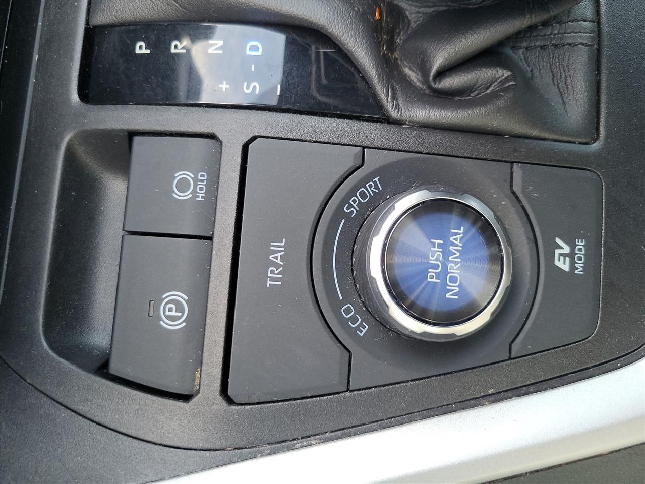 Toyota RAV4 Hybrid XSE AWD 2021