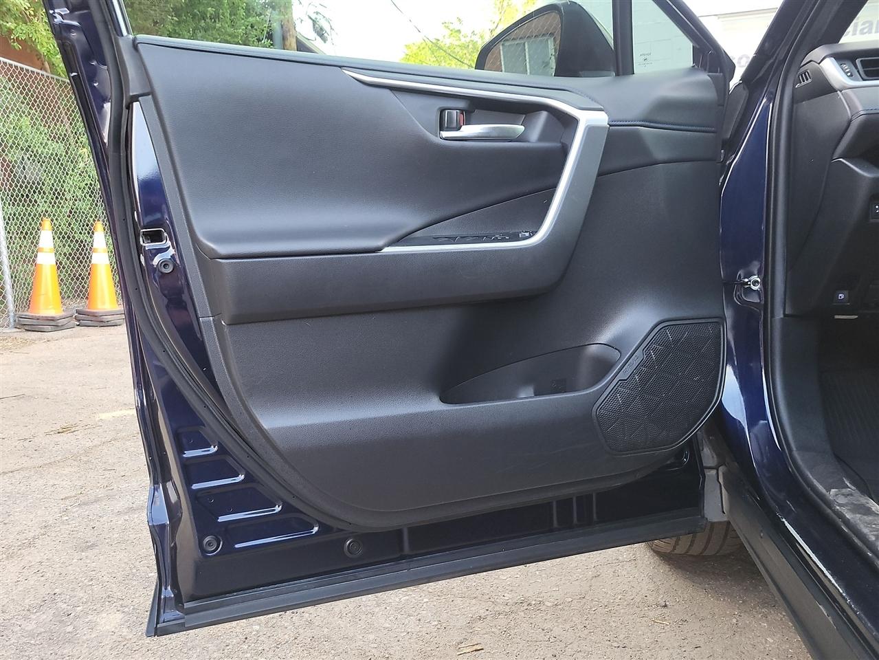 Toyota RAV4 Hybrid XSE AWD 2021