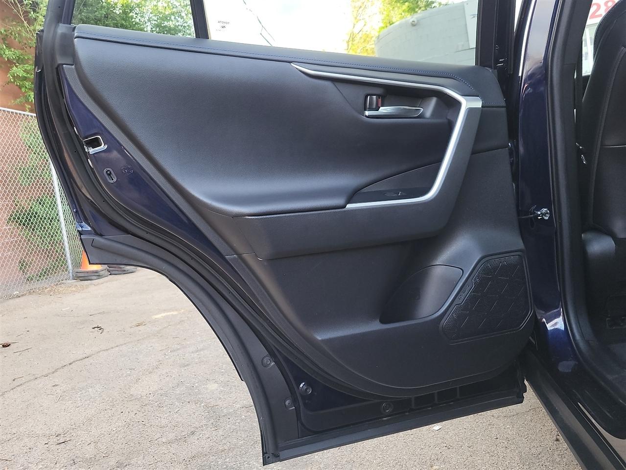 Toyota RAV4 Hybrid XSE AWD 2021