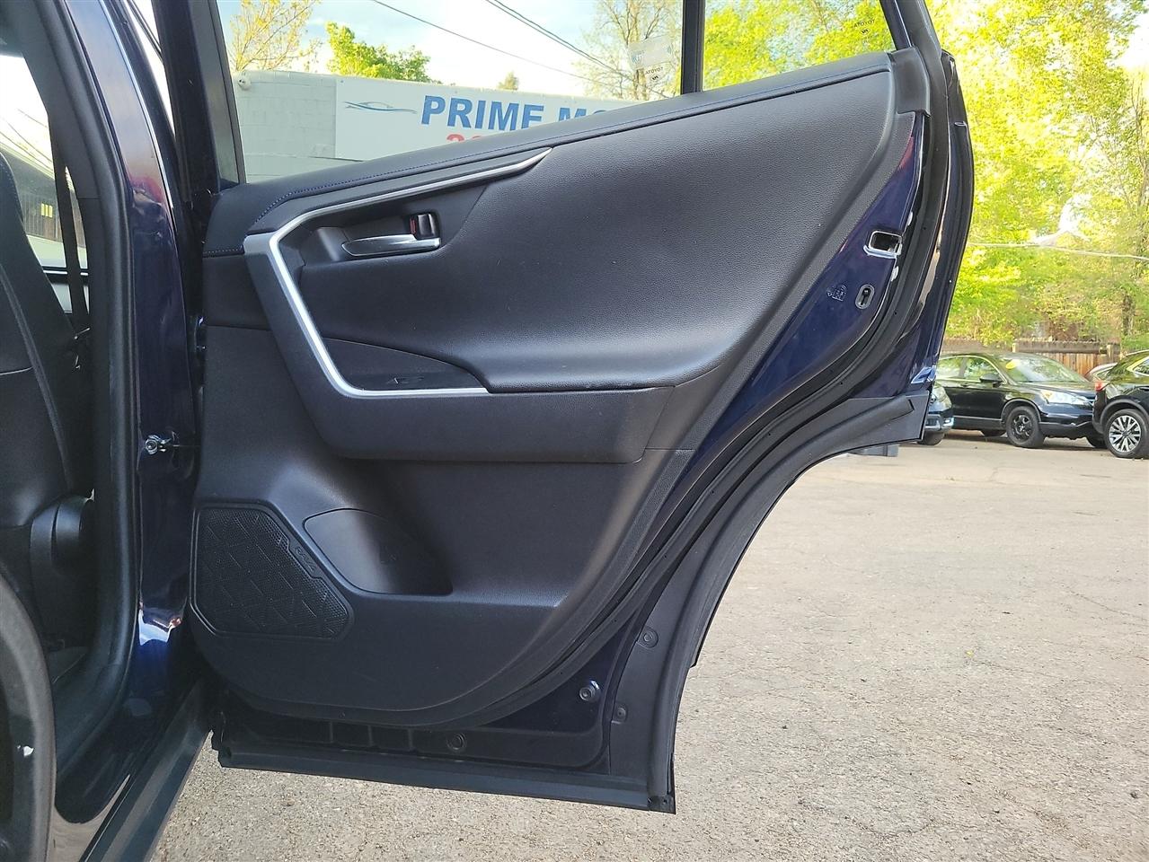 Toyota RAV4 Hybrid XSE AWD 2021