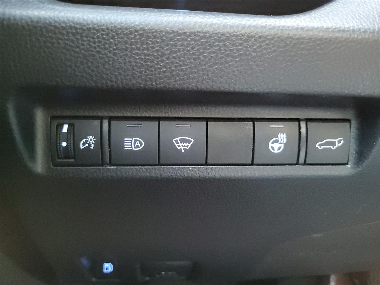 Toyota RAV4 Hybrid XSE AWD 2021