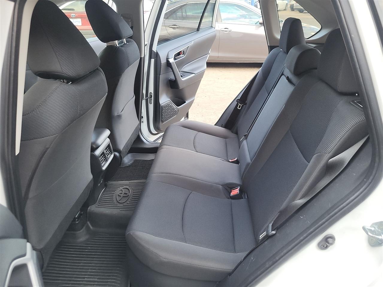 Toyota RAV4 Hybrid LE 2022