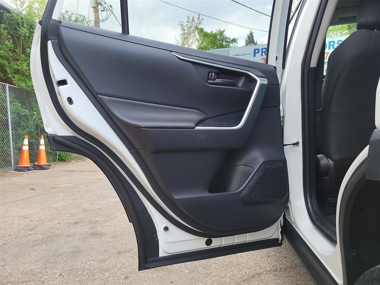 Toyota RAV4 Hybrid LE 2022