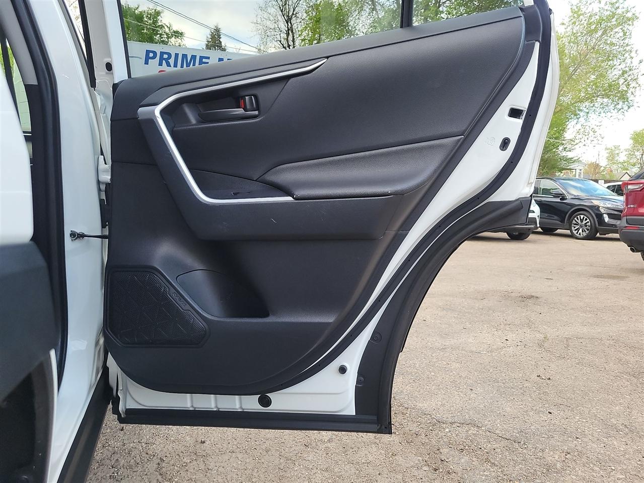 Toyota RAV4 Hybrid LE 2022