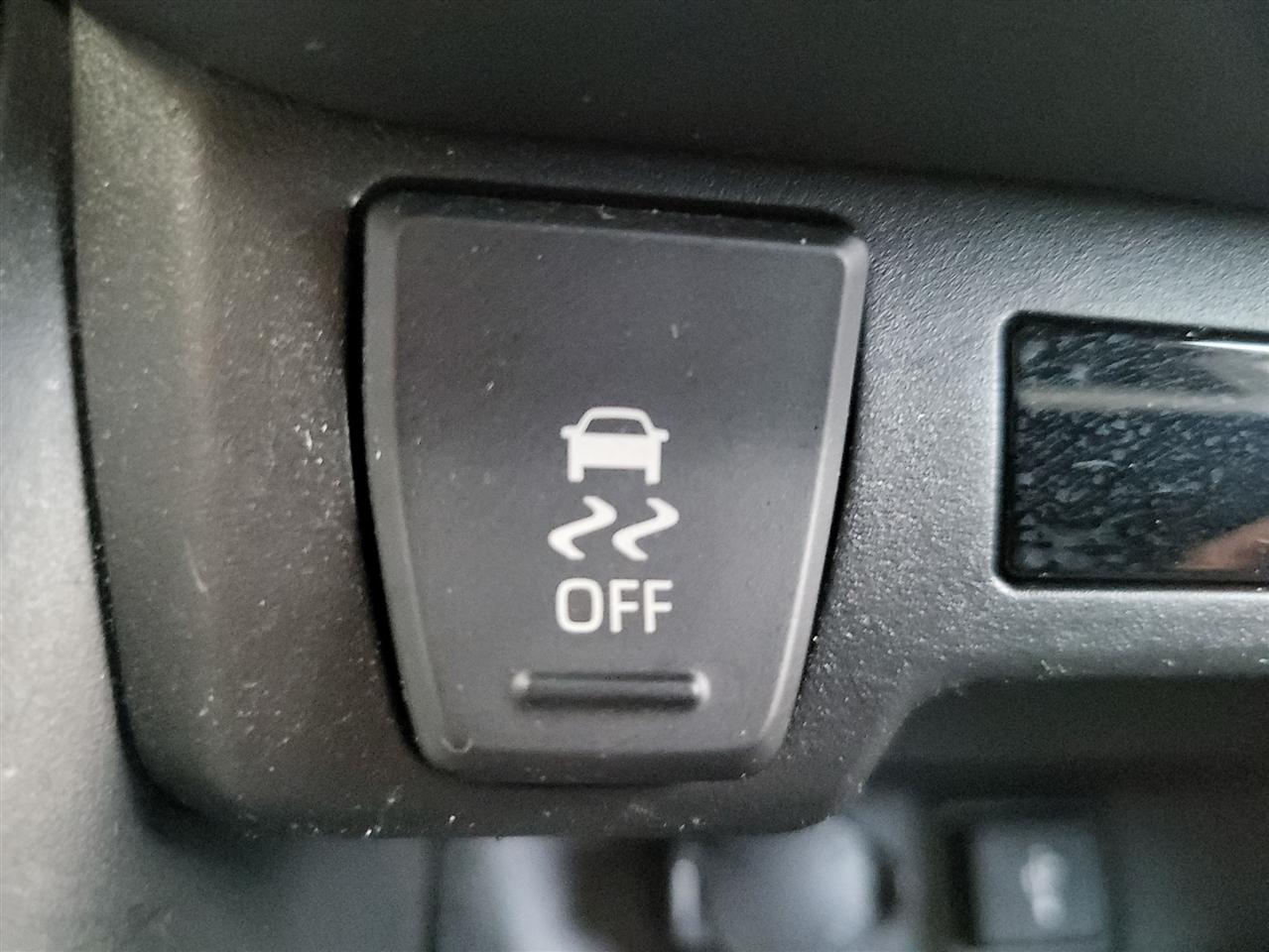 Toyota RAV4 Hybrid LE 2022