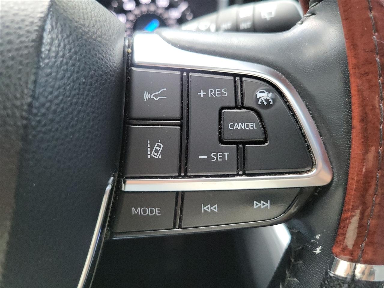 Toyota Highlander Hybrid  2020