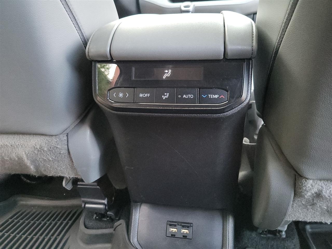 Toyota Highlander Hybrid  2020