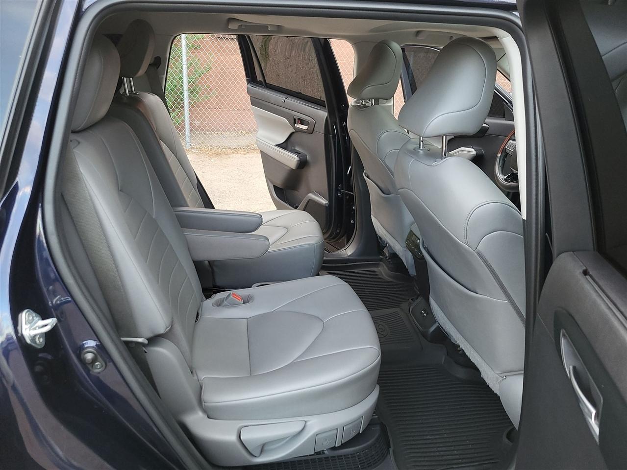 Toyota Highlander Hybrid  2020