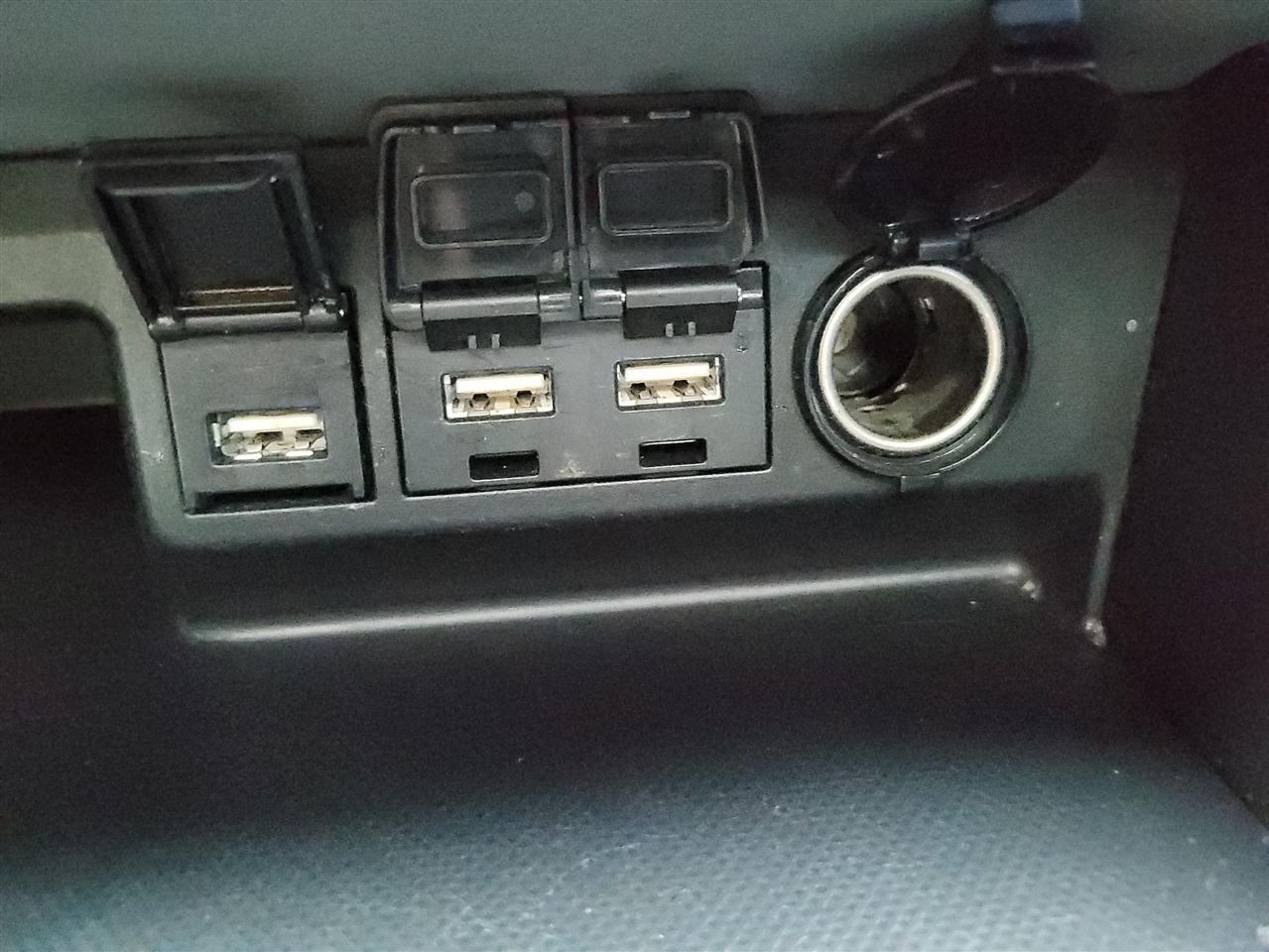 Toyota Highlander Hybrid  2020