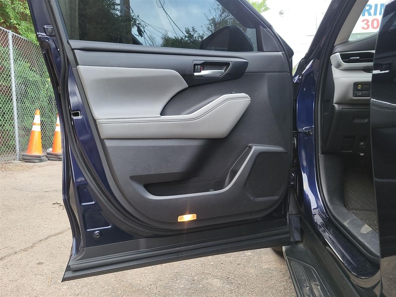 Toyota Highlander Hybrid  2020