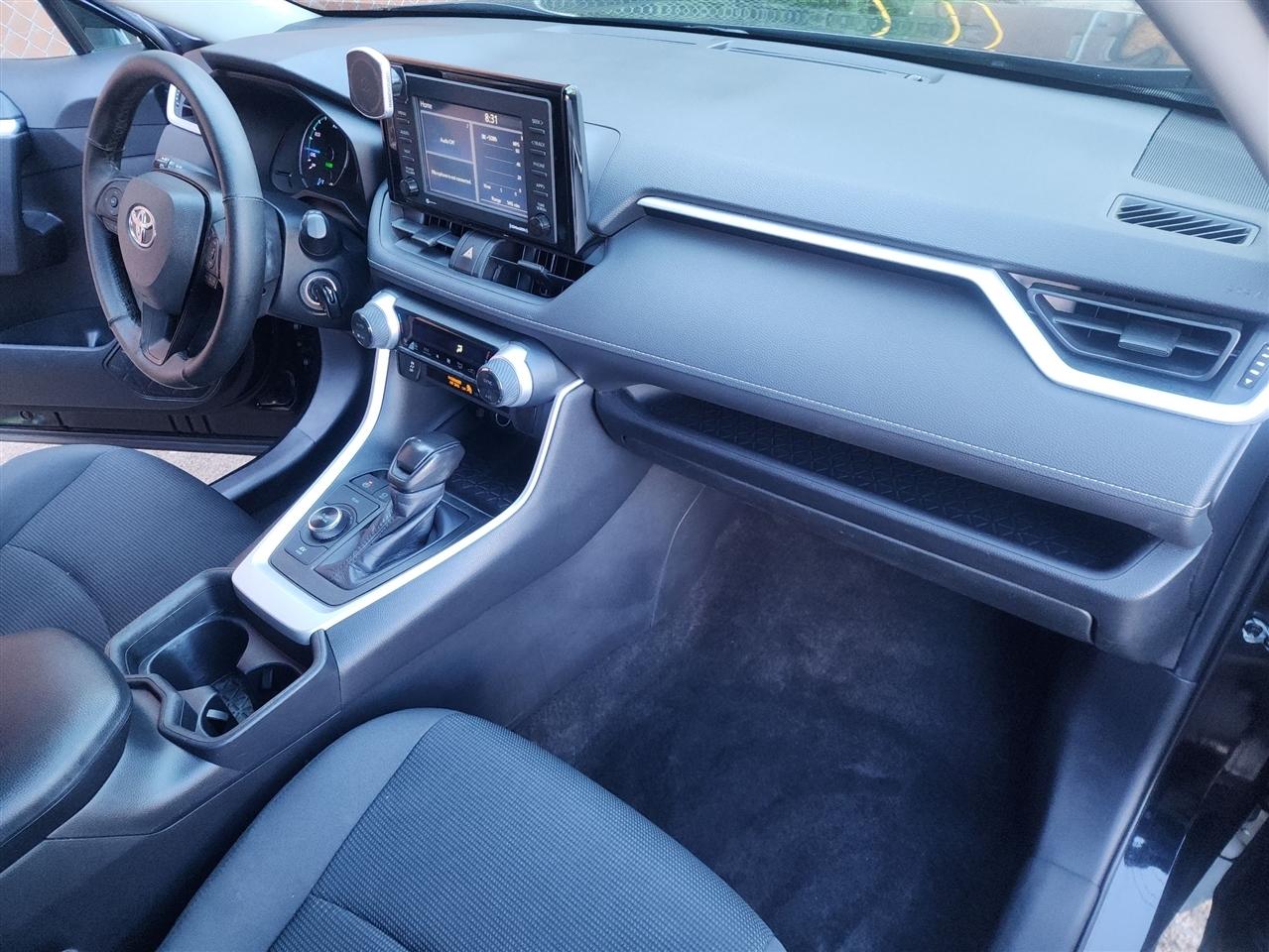 Toyota RAV4 Hybrid LE 2020