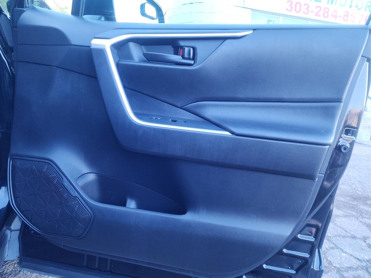 Toyota RAV4 Hybrid LE 2020