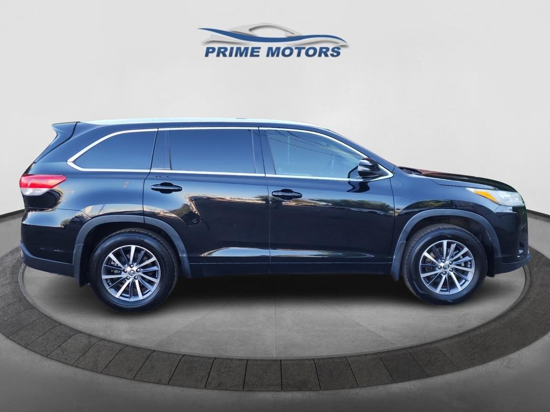 Toyota Highlander XLE AWD V6 2017