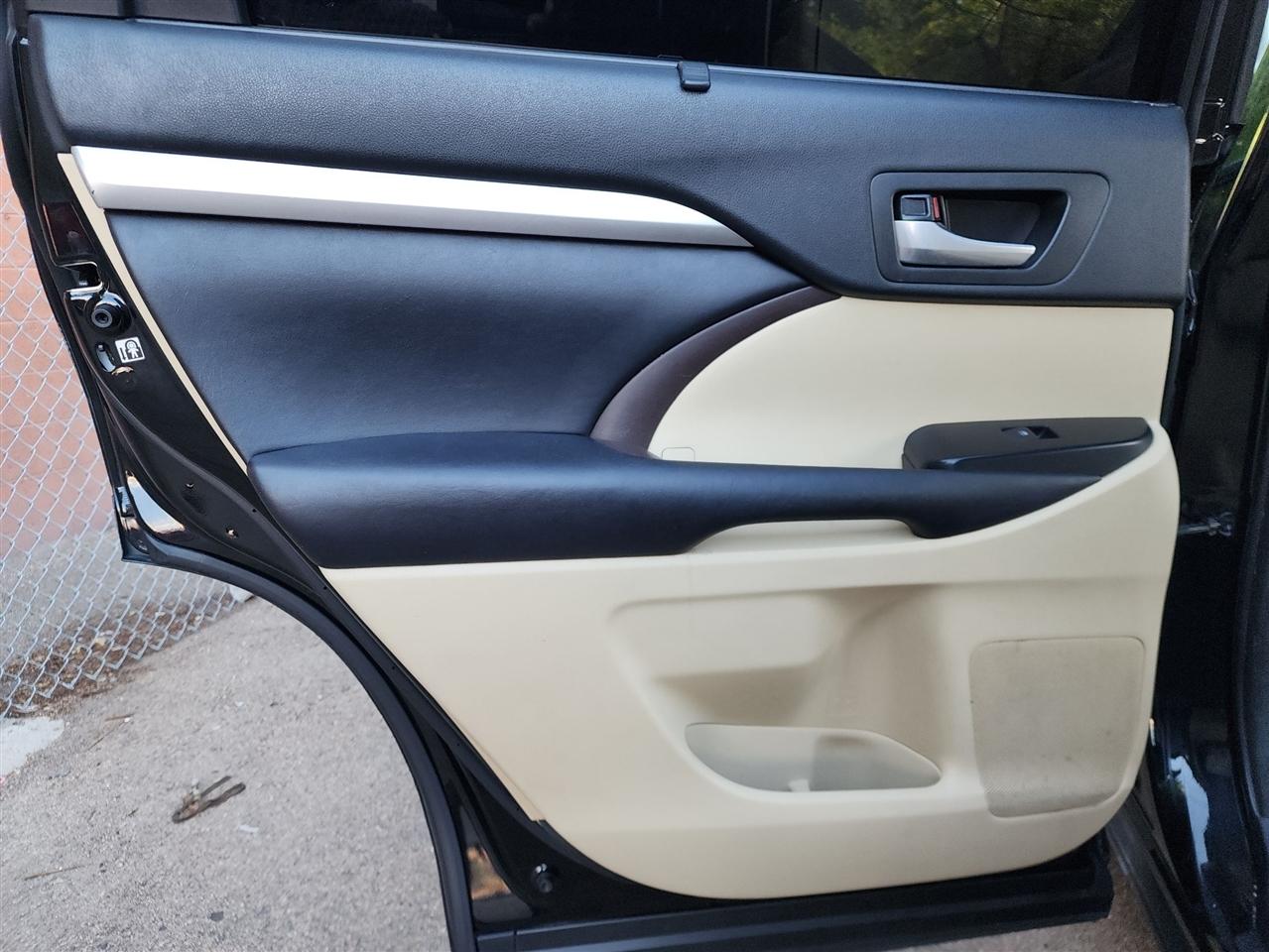 Toyota Highlander XLE AWD V6 2017