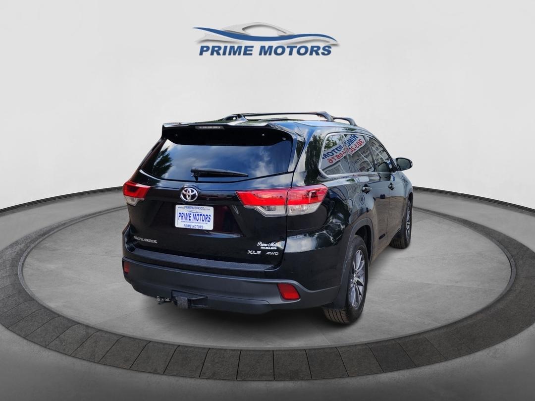 Toyota Highlander XLE AWD V6 2017