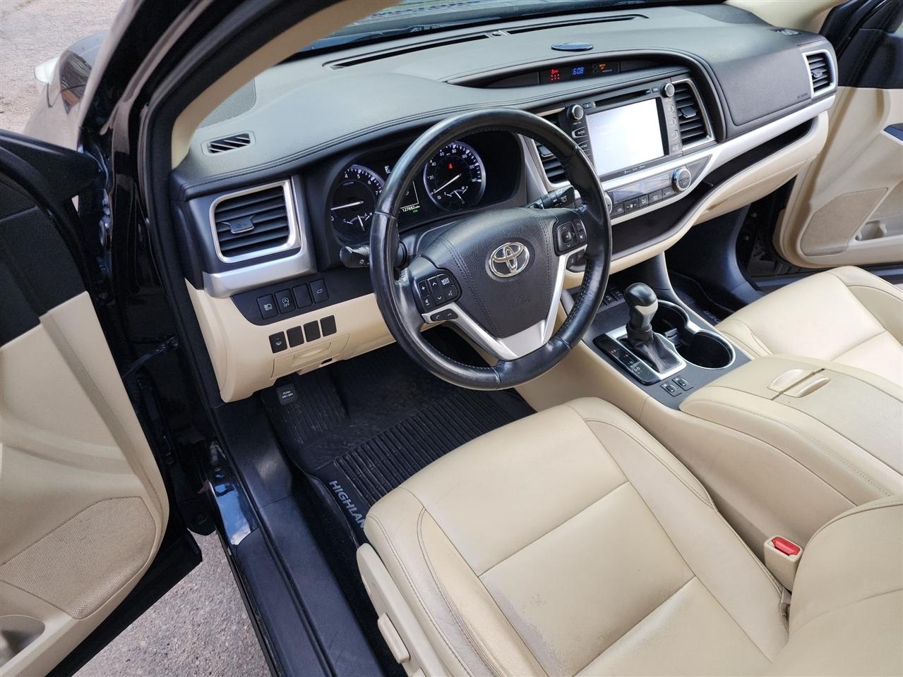 Toyota Highlander XLE AWD V6 2017
