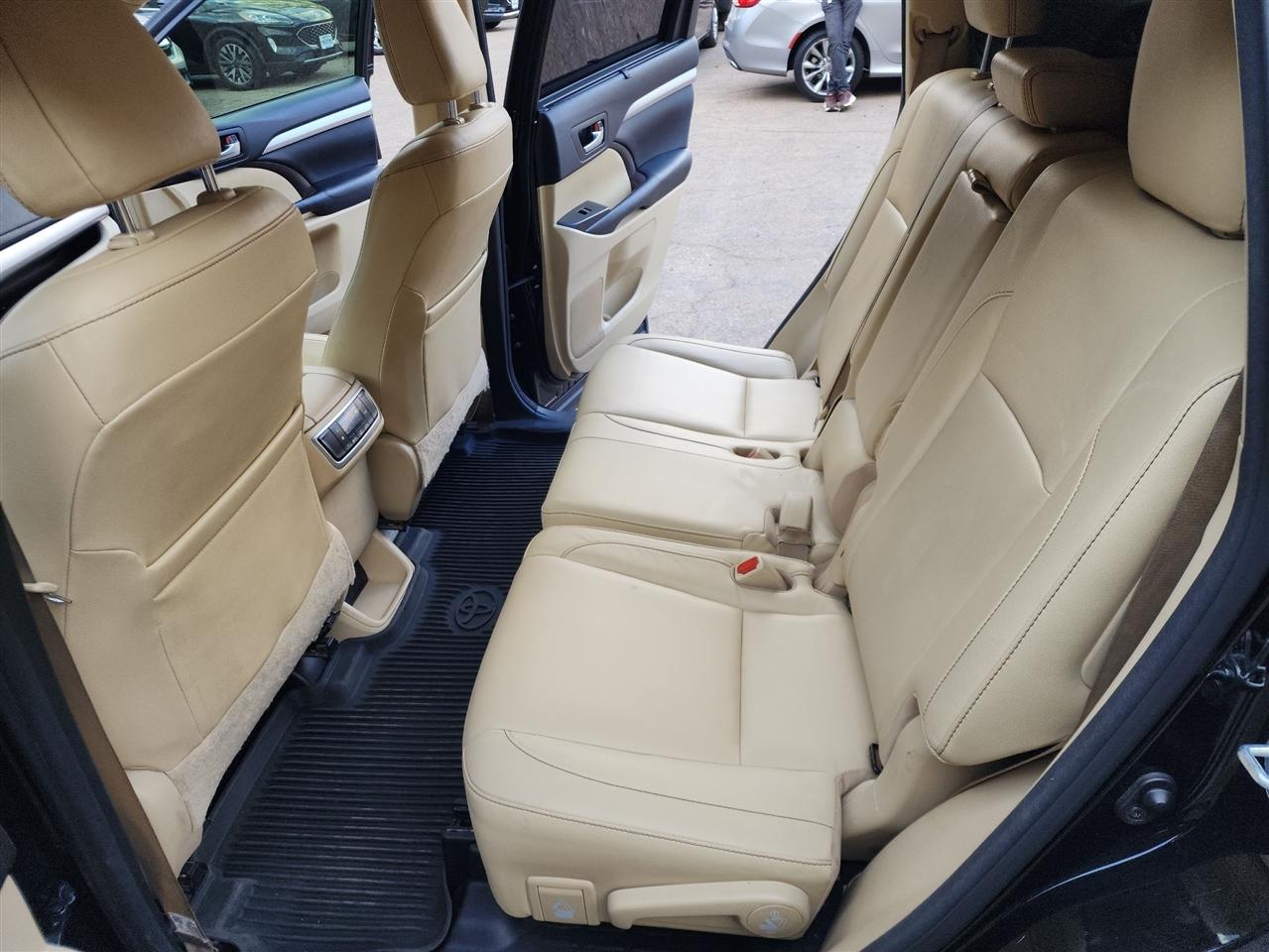 Toyota Highlander XLE AWD V6 2017