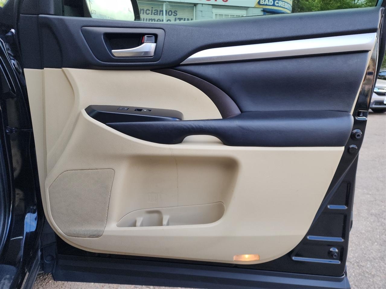 Toyota Highlander XLE AWD V6 2017