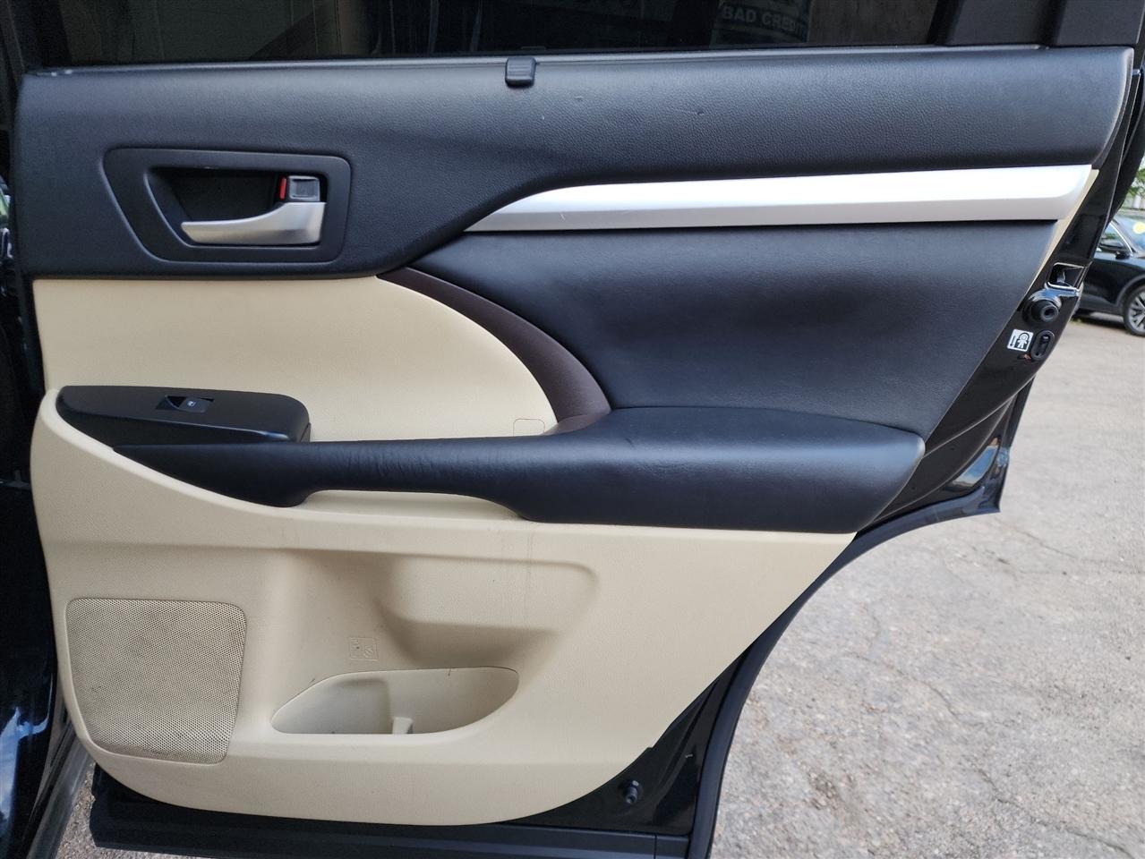 Toyota Highlander XLE AWD V6 2017