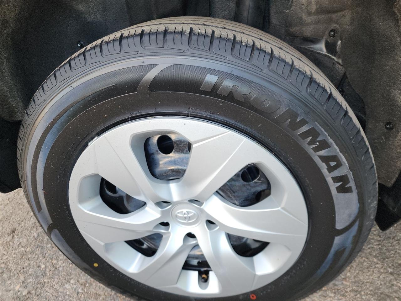 Toyota RAV4 LE AWD 2024