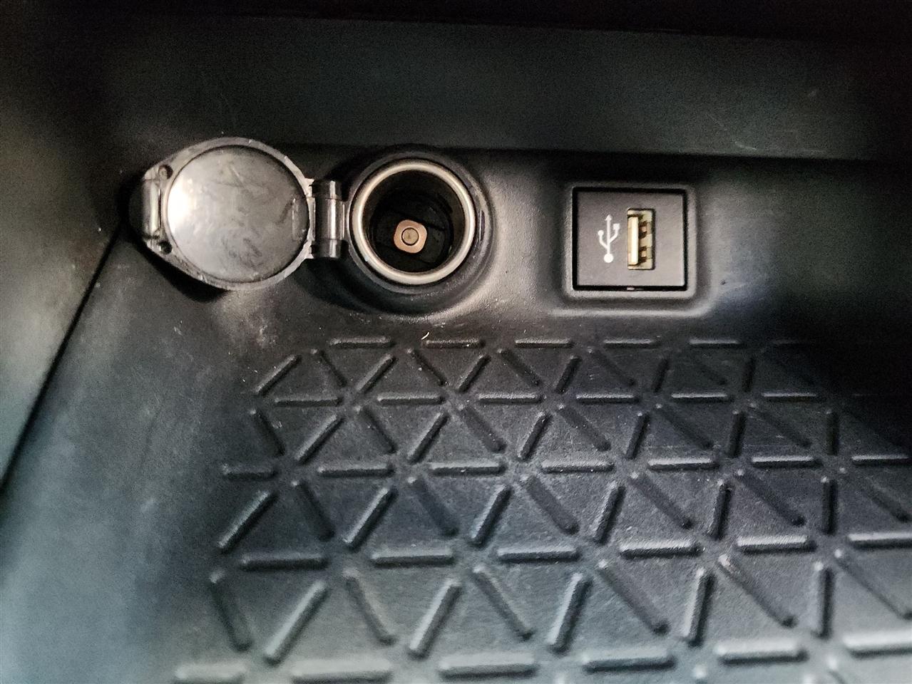 Toyota RAV4 LE AWD 2024