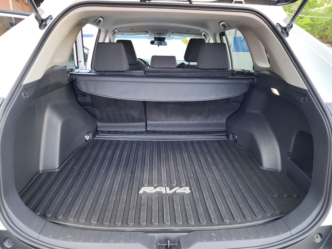 Toyota RAV4 LE AWD 2024