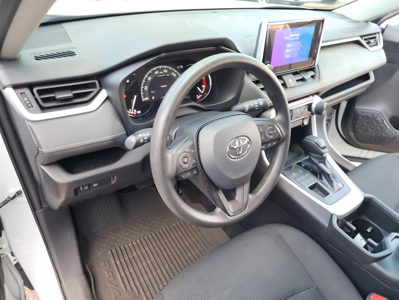 Toyota RAV4 LE AWD 2024