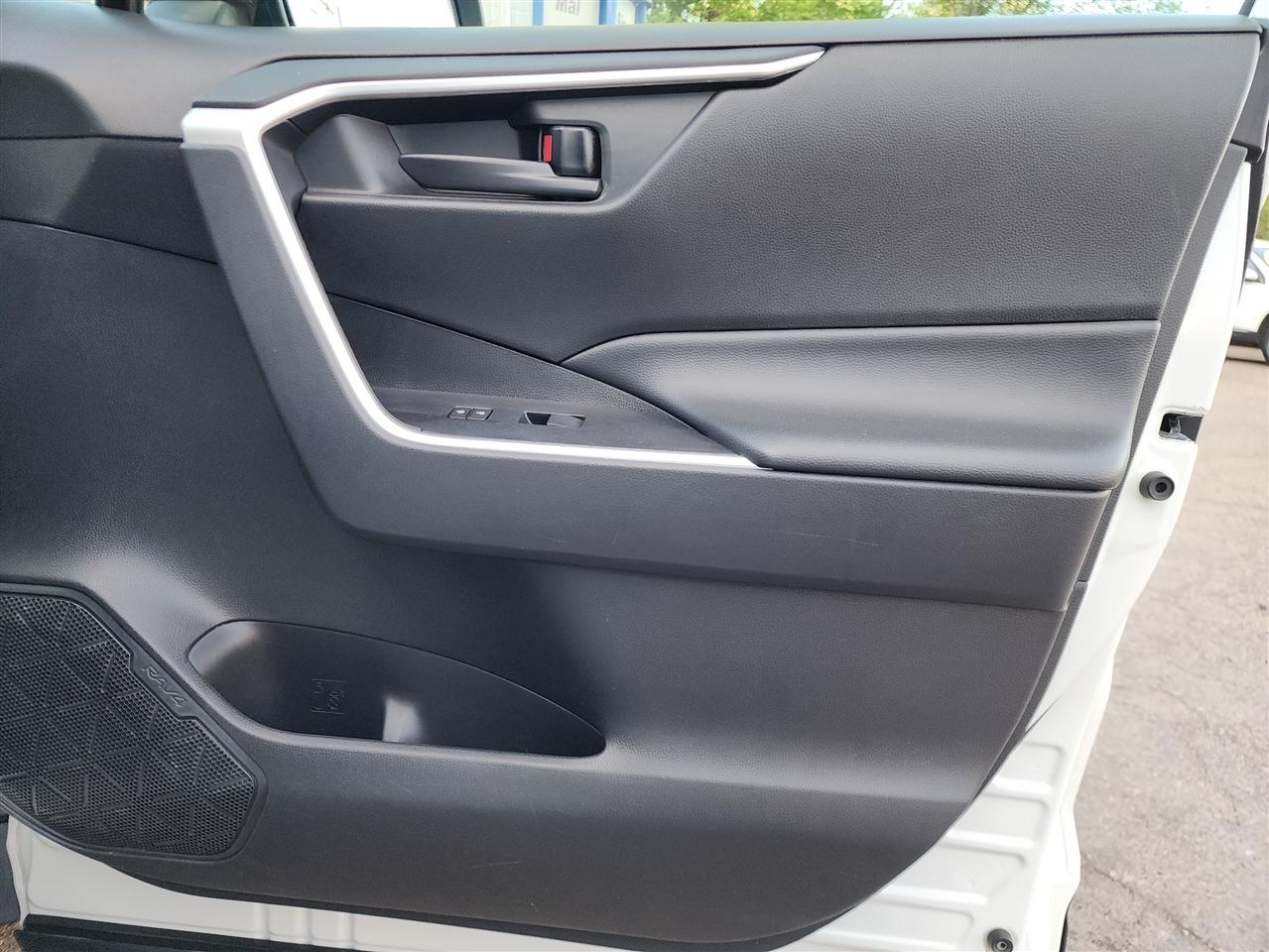 Toyota RAV4 LE AWD 2024