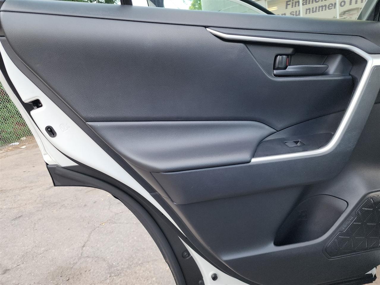 Toyota RAV4 LE AWD 2024