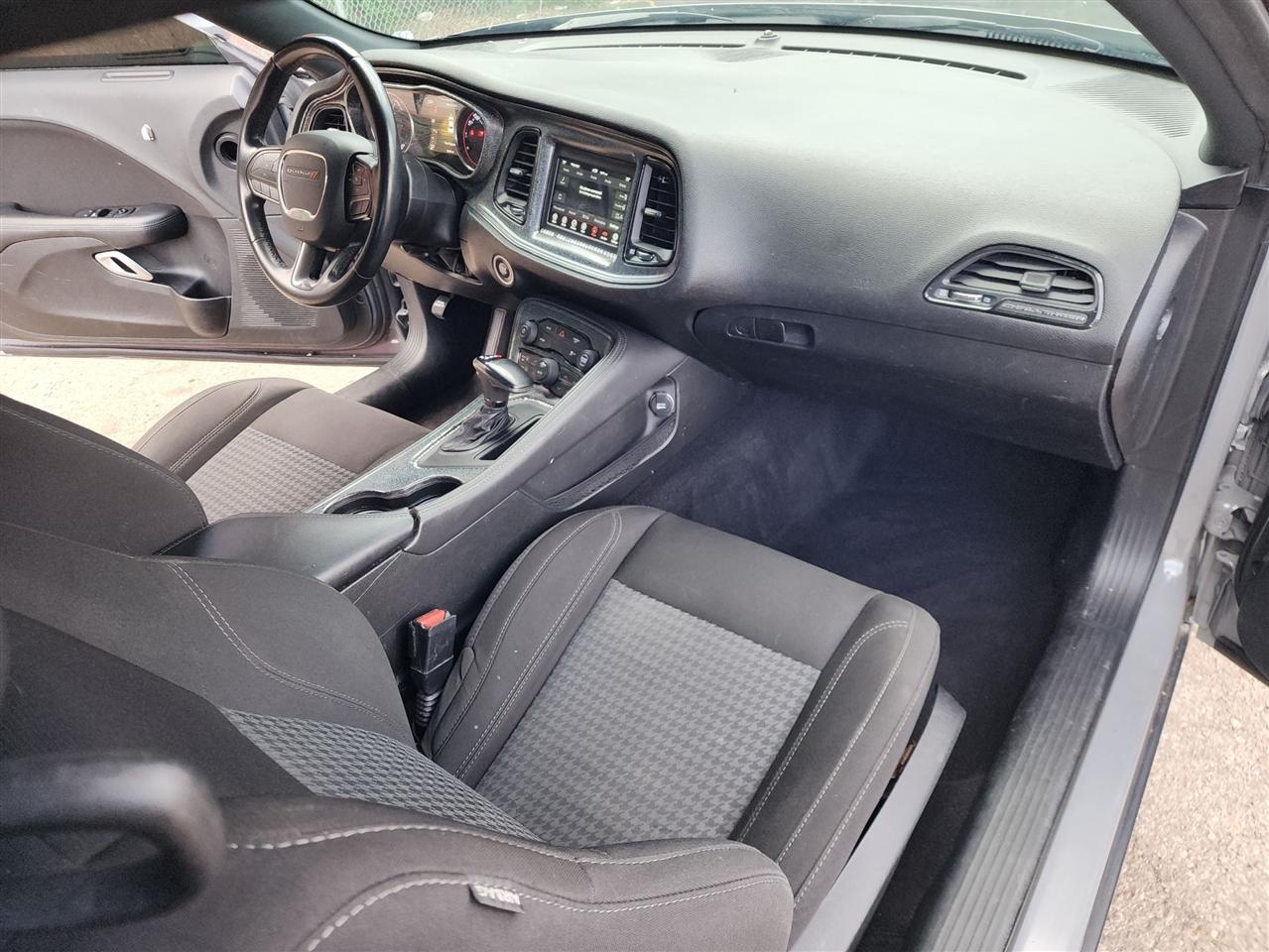 Dodge Challenger SXT 2020