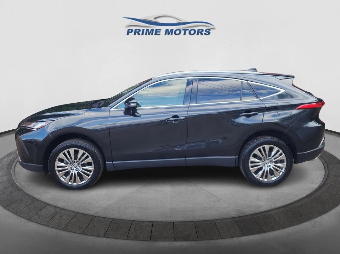 2022 Toyota Venza XLE Hybrid AWD's photo