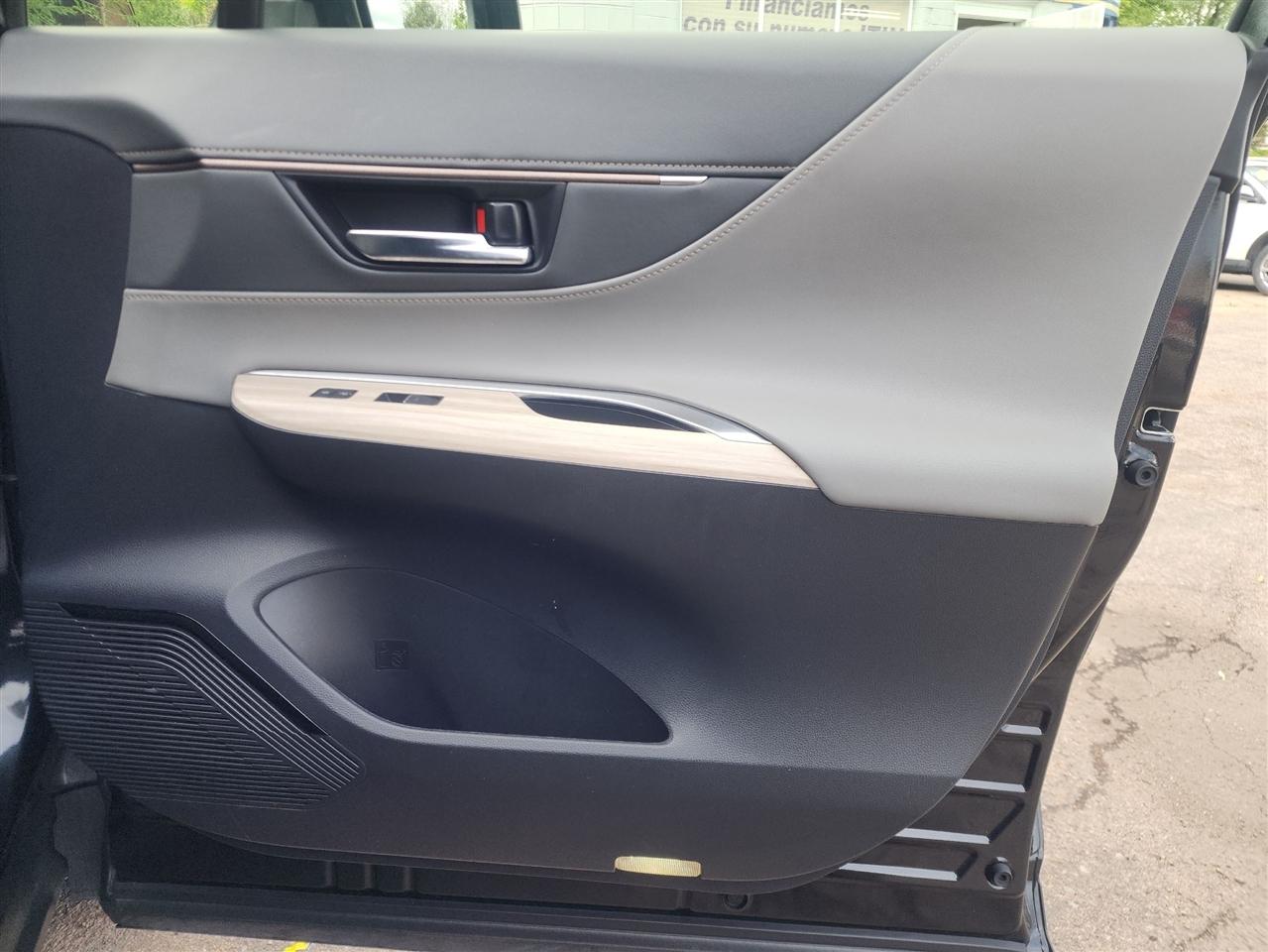 Toyota Venza XLE 2022