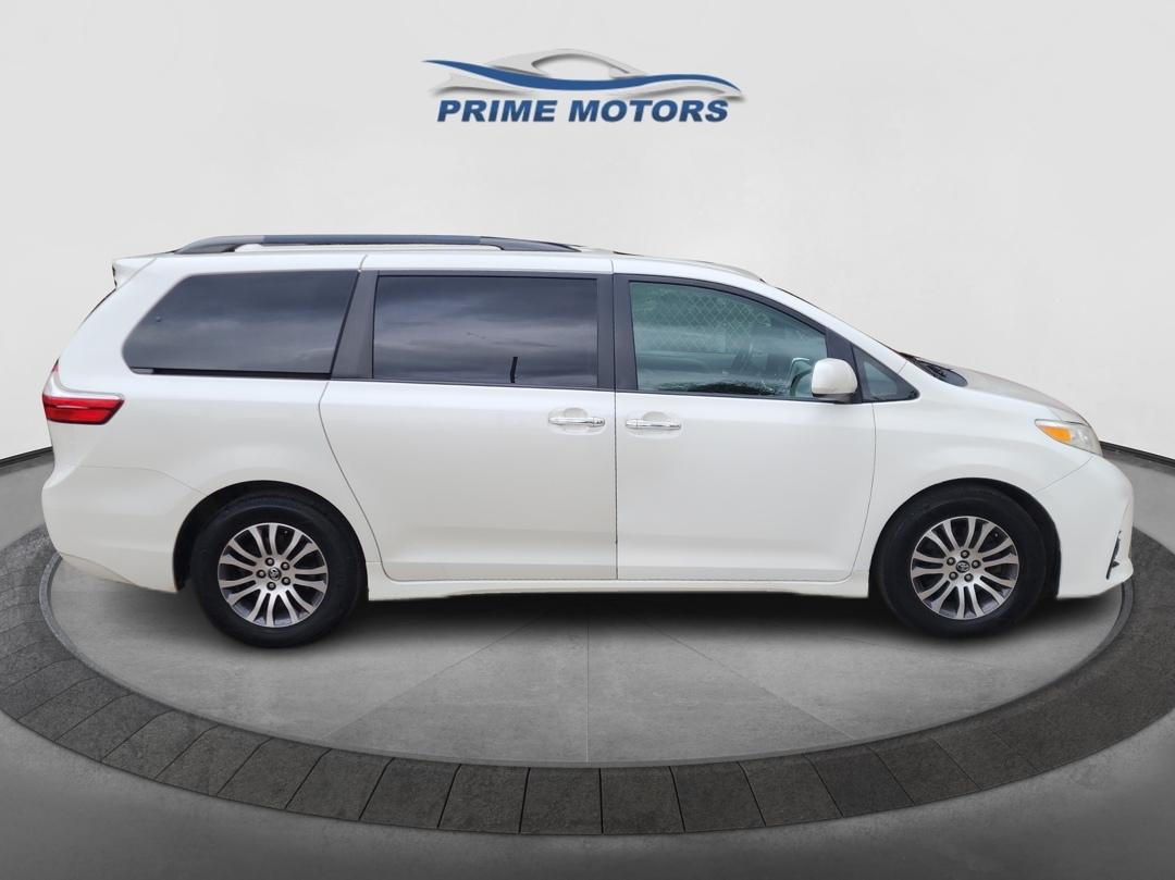 Toyota Sienna XLE 2018