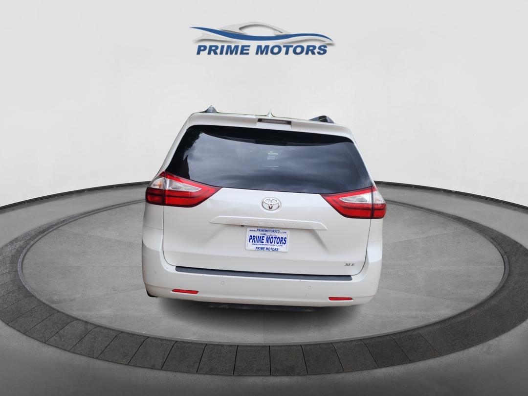 Toyota Sienna XLE 2018