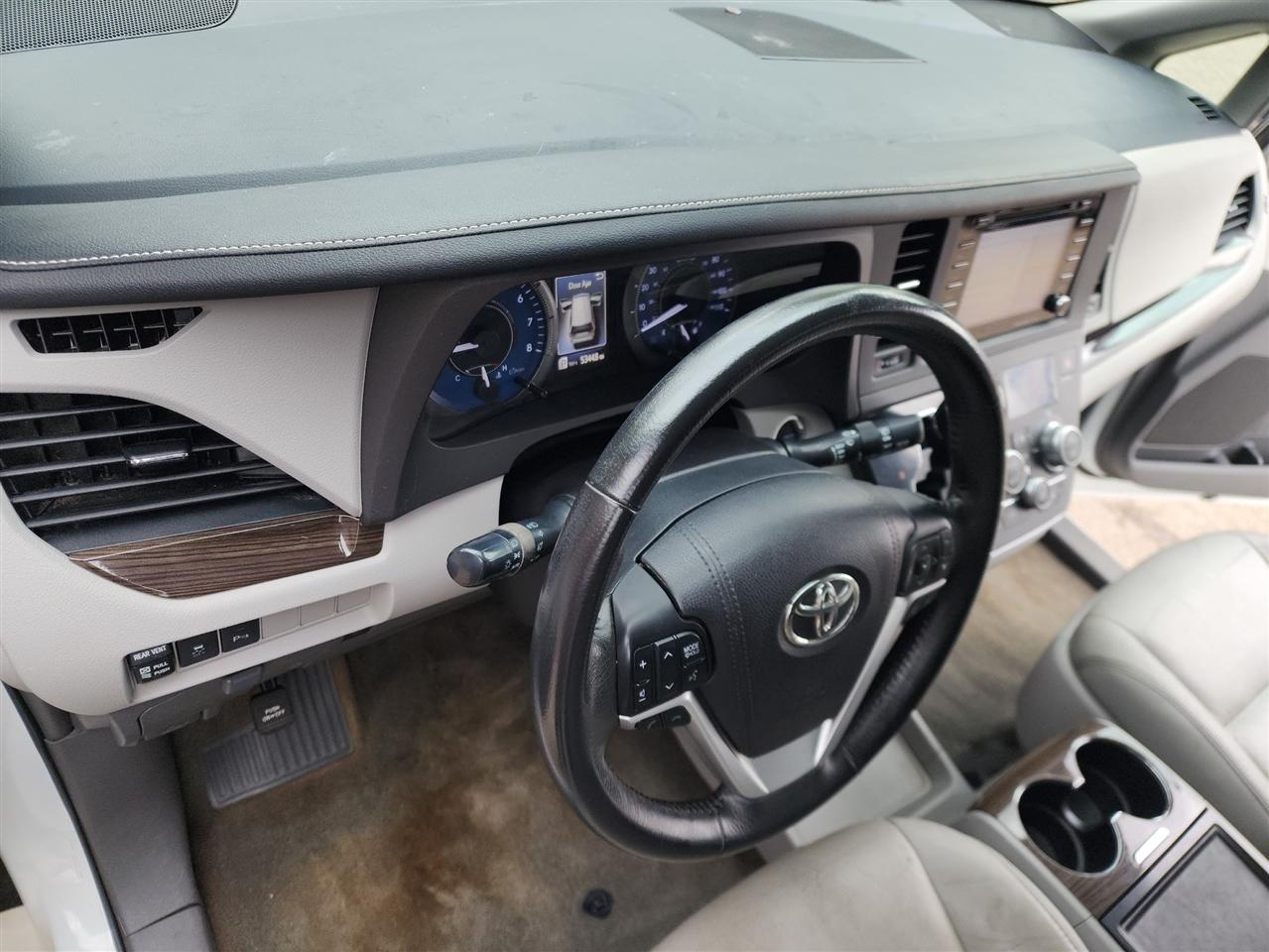 Toyota Sienna XLE 2018