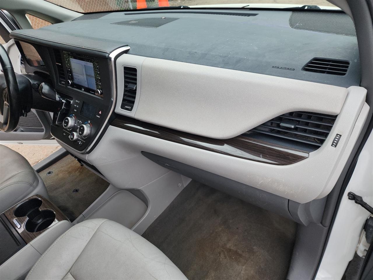 Toyota Sienna XLE 2018