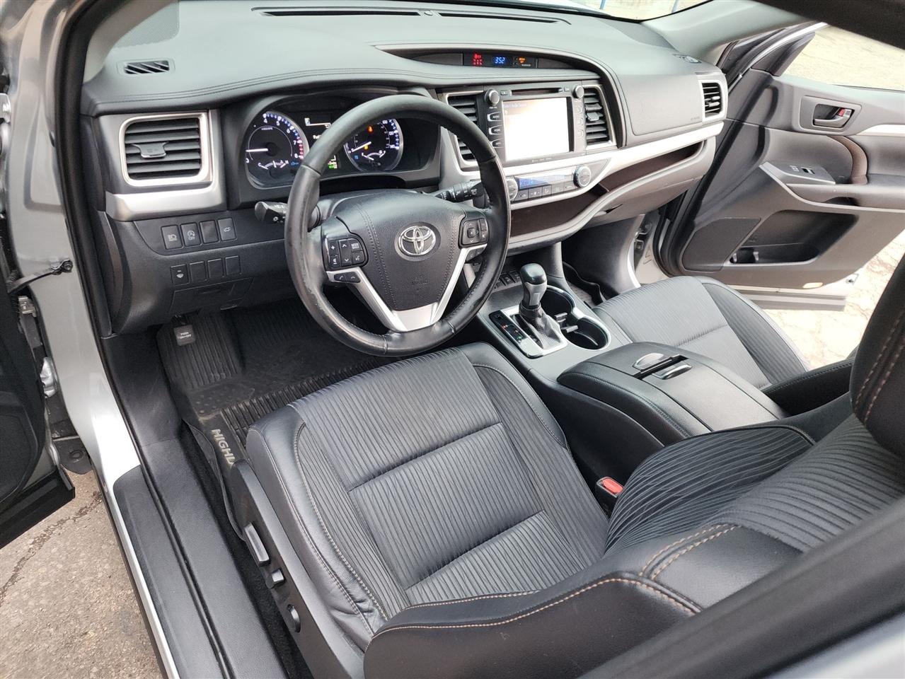 Toyota Highlander LE Plus AWD V6 2019