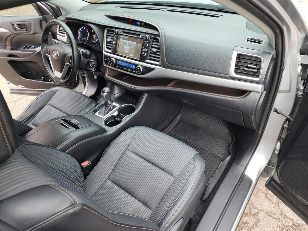 Toyota Highlander LE Plus AWD V6 2019