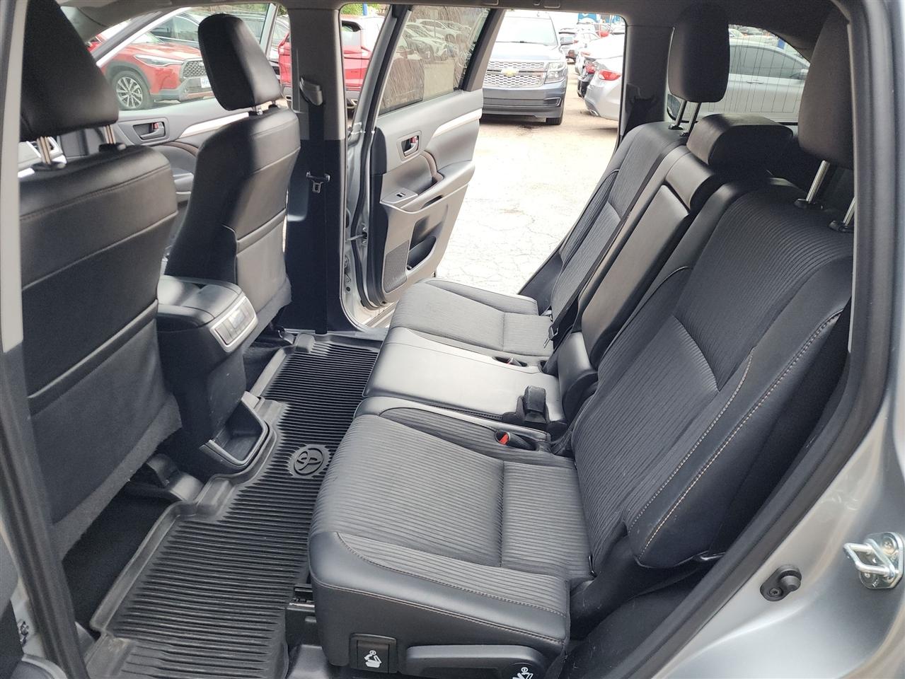 Toyota Highlander LE Plus AWD V6 2019