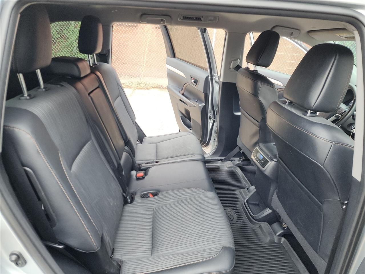 Toyota Highlander LE Plus AWD V6 2019