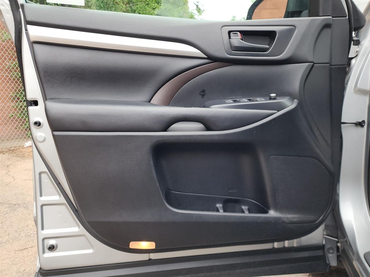 Toyota Highlander LE Plus AWD V6 2019
