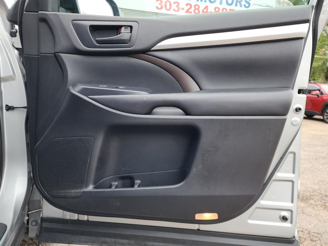 Toyota Highlander LE Plus AWD V6 2019
