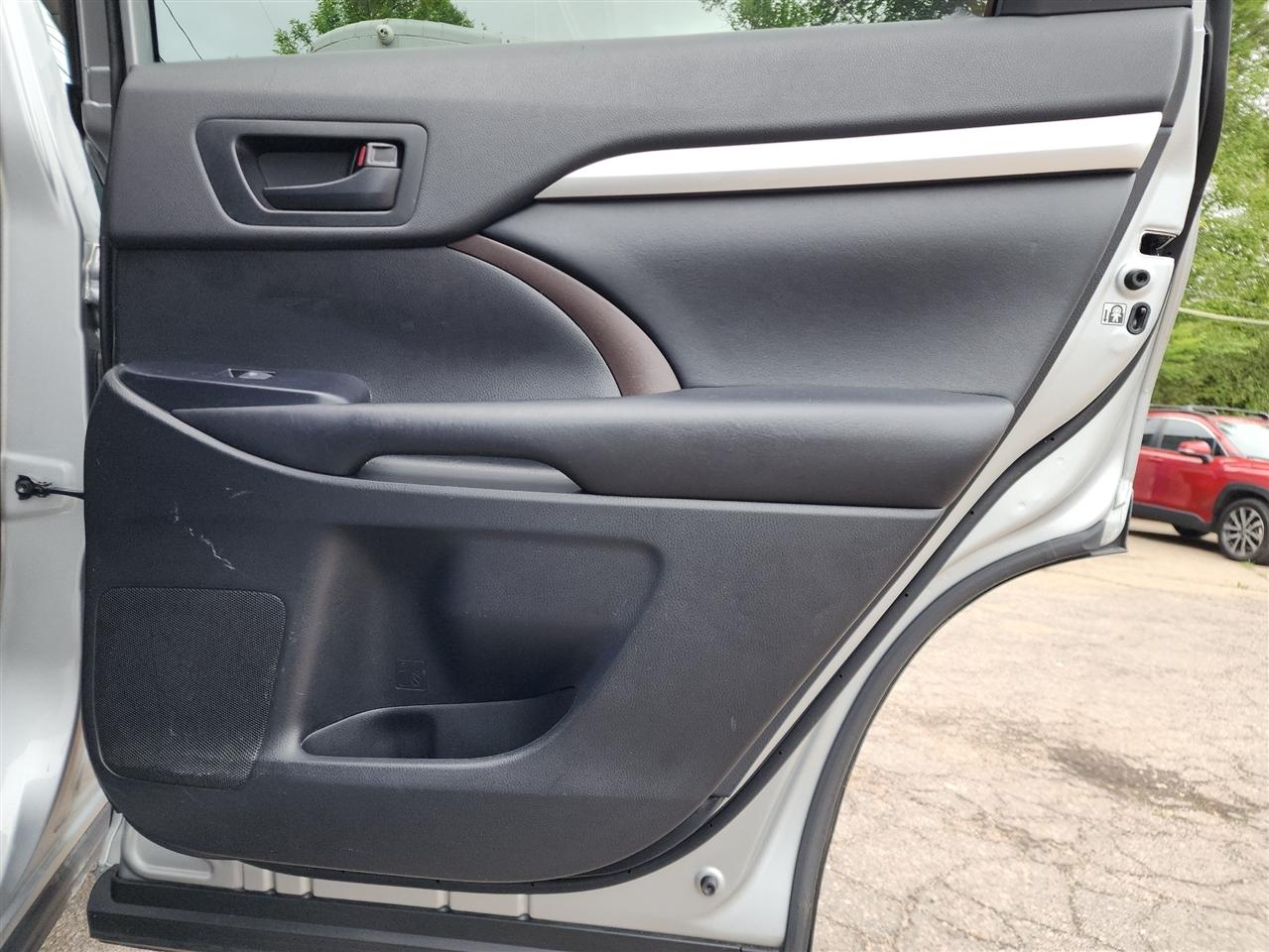 Toyota Highlander LE Plus AWD V6 2019