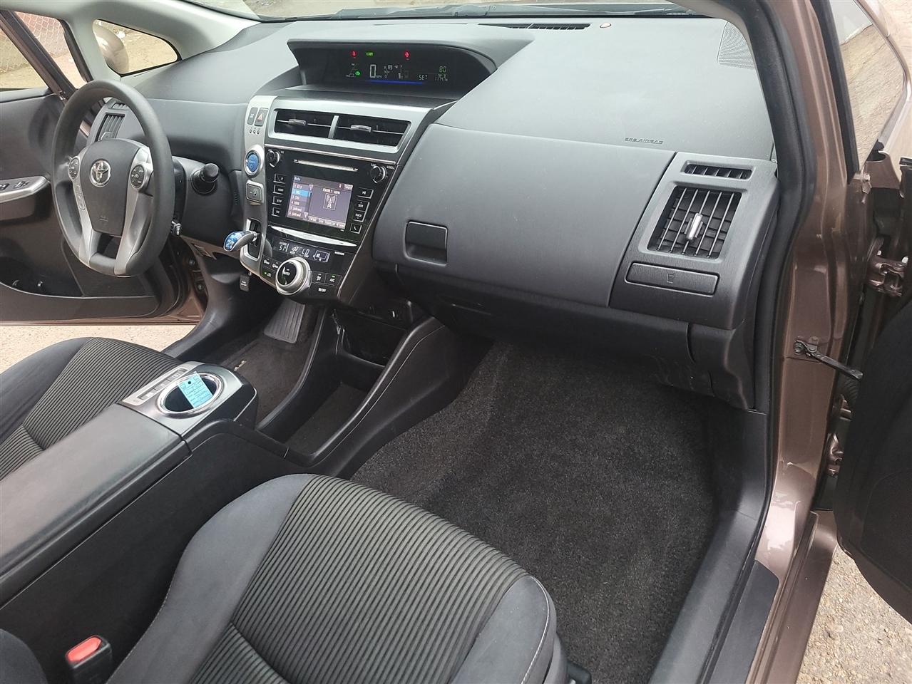Toyota Prius V Three 2016