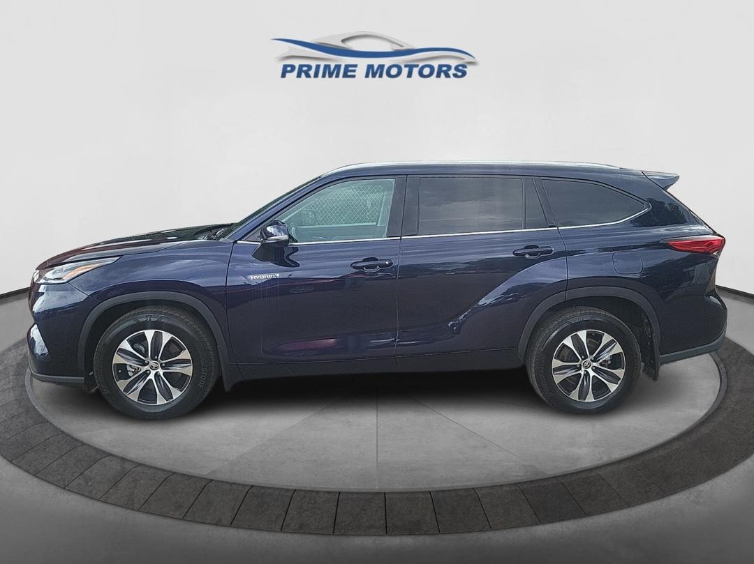 Toyota Highlander Hybrid XLE AWD 2021