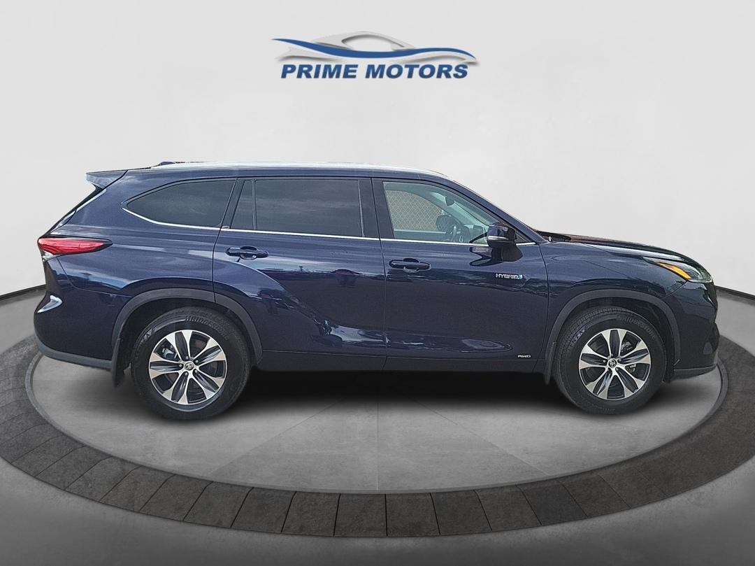 Toyota Highlander Hybrid XLE AWD 2021
