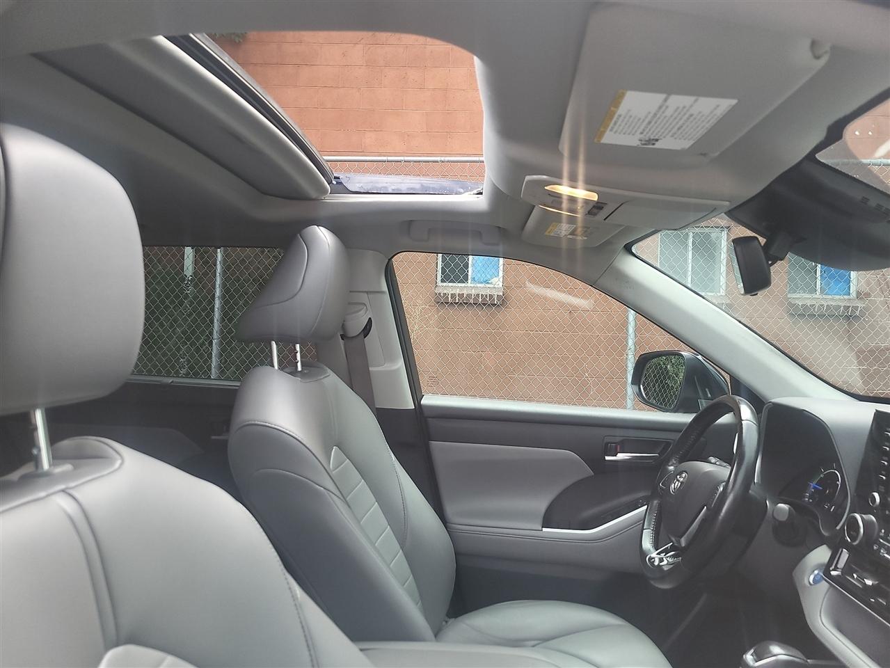 Toyota Highlander Hybrid XLE AWD 2021