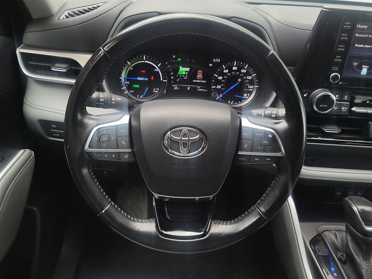 Toyota Highlander Hybrid XLE AWD 2021