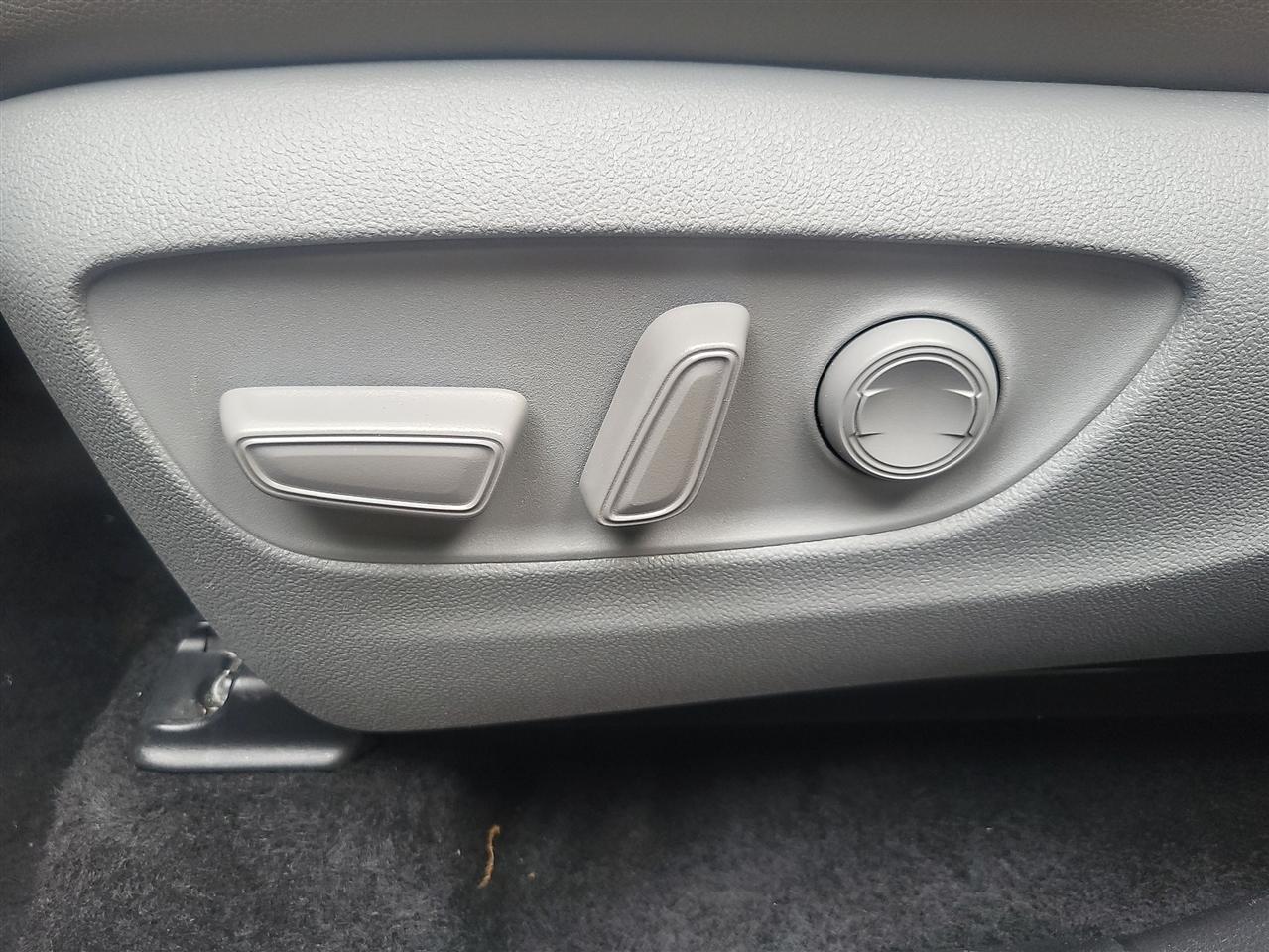 Toyota Highlander Hybrid XLE AWD 2021